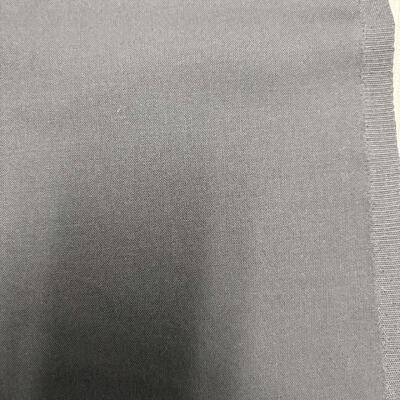 Lunghezza di rotolamento 100m Tessuto di aramide personalizzato che offre stabilità termica 260C 15% Perfetto per abbigliamento resistente al fuoco