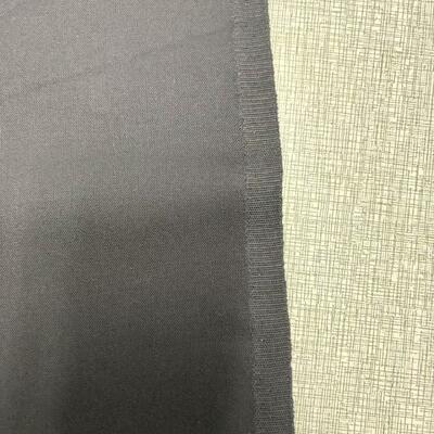 Lunghezza di rotolamento 100m Tessuto di aramide personalizzato che offre stabilità termica 260C 15% Perfetto per abbigliamento resistente al fuoco