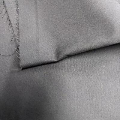 Lunghezza di rotolamento 100m Tessuto di aramide personalizzato che offre stabilità termica 260C 15% Perfetto per abbigliamento resistente al fuoco