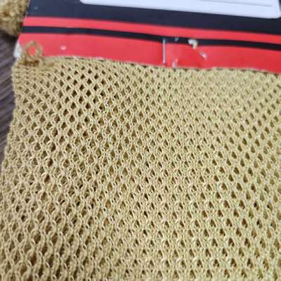 260 g di tessuto para-aramidico resistente al taglio e 180 cm di tessuto a maglia di larghezza per indumenti protettivi
